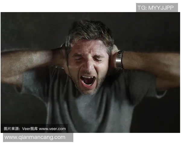 球场默哀：呐喊止于喉，未愈疫情焦虑