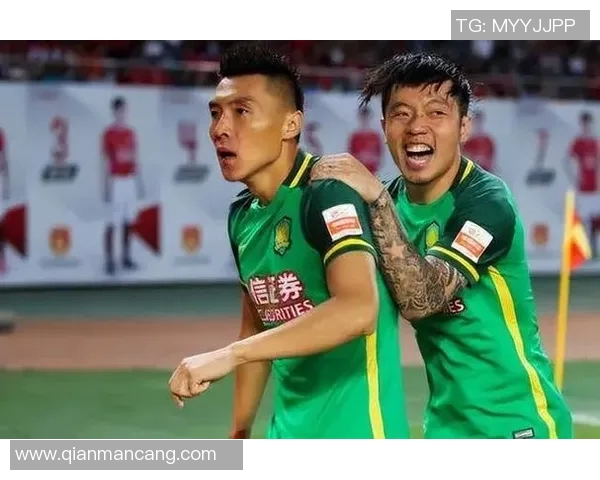 正能量足球明星精神风貌展现激励年轻人奋勇前行